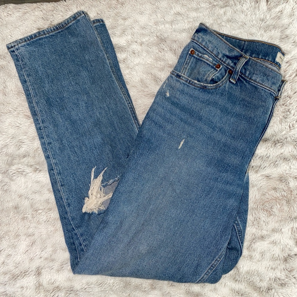 Abercrombie & Fitch “The 90s Straight”  low rise jean. Size 29 or 8.